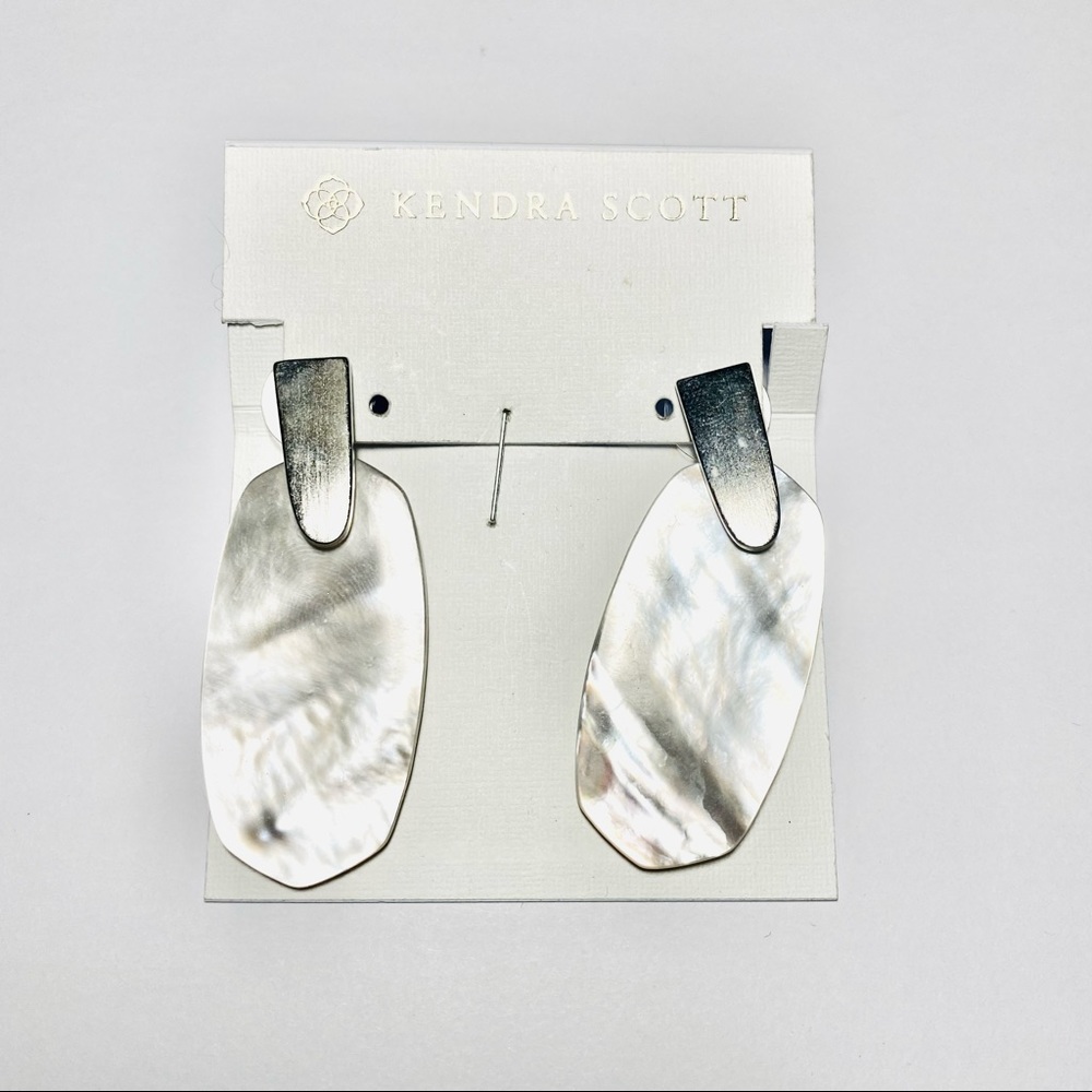 Kendra Scott Aragon mother of pearl drop earrings